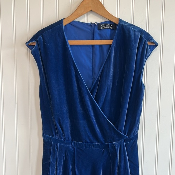 Magaschoni Blue Velvet Mini Dress size 10 NWT - Picture 2 of 12